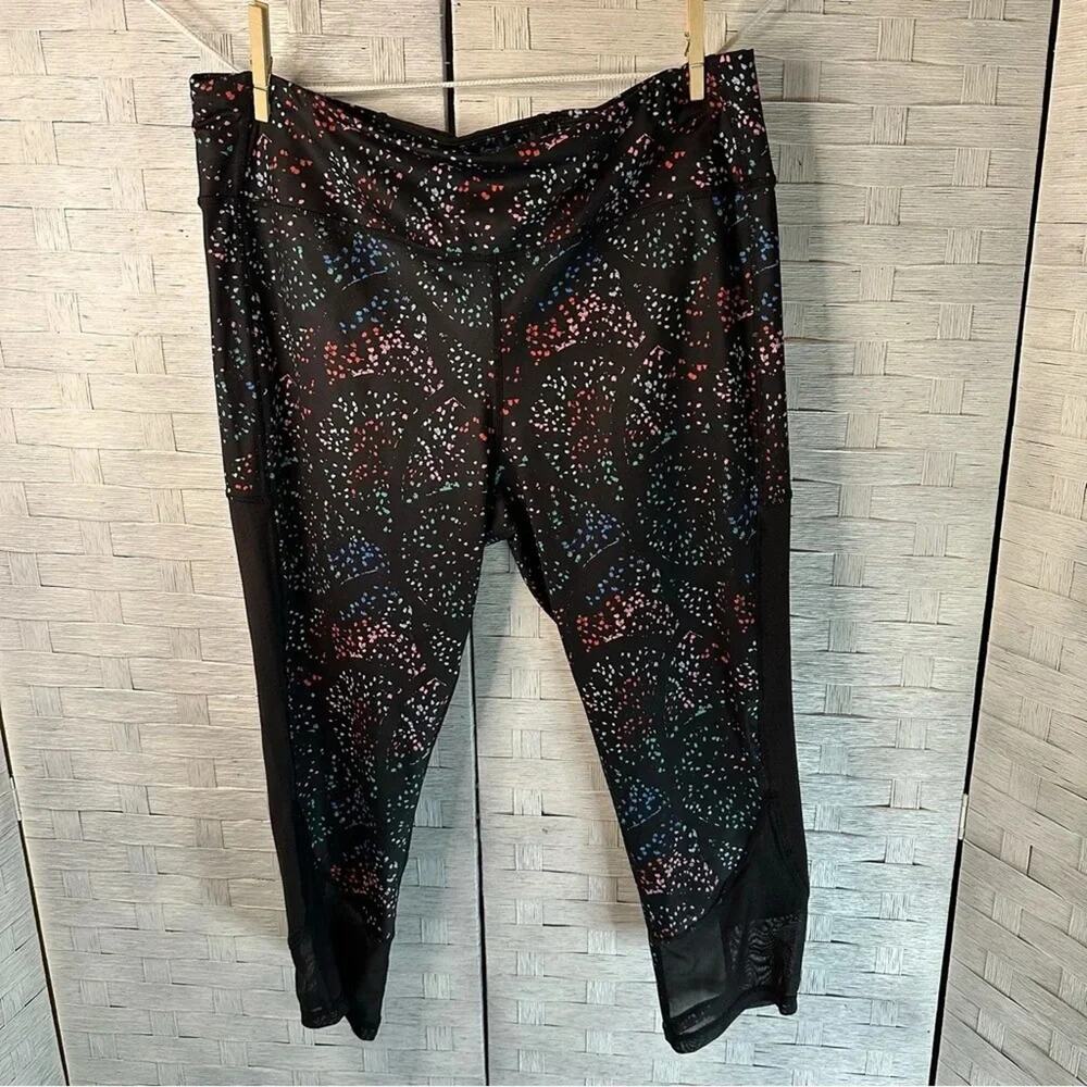 Avia charcoal gray with colorful specs Leggings back pocket capri plus size